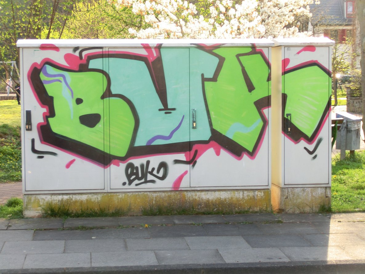 Graffiti Bombing in Bonn - Photo by Frame - Buk
