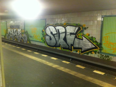 Graffiti Bombing - Photo by FrankOner - SRF, SKE