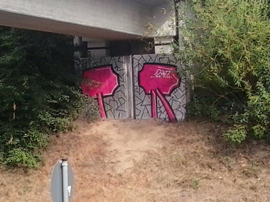 Graffiti Wall - Photo by FrankfurtHG - TR, tr, Bad (2013)