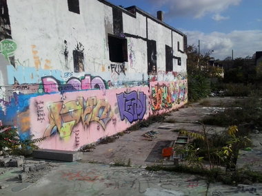 Graffiti Wall - Photo by FrankfurtHG - Hits, Kezdy, Born (2013)