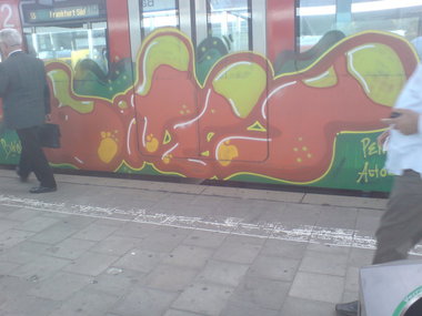 Graffiti Train - Photo by FrankfurtHG - Bites, INF, Bad (2012)