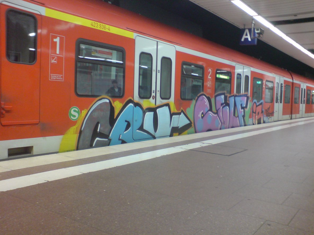 Graffiti Train - Photo by FrankfurtHG - CRU, CELF, IR (2012)