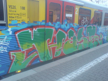 Graffiti Train - Photo by FrankfurtHG - Hass, Taunusbahn, HLB (2012)