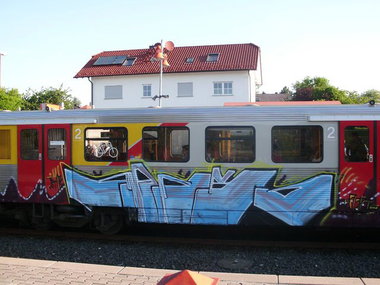Graffiti Train - Photo by FrankfurtHG - Taunusbahn, Tr, 12