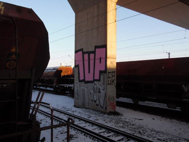 Graffiti Bombing - Photo by FrankfurtMaximal - 1up, Nr, oneup