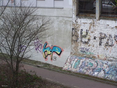Graffiti Bombing - Photo by FreakHcr - HCR