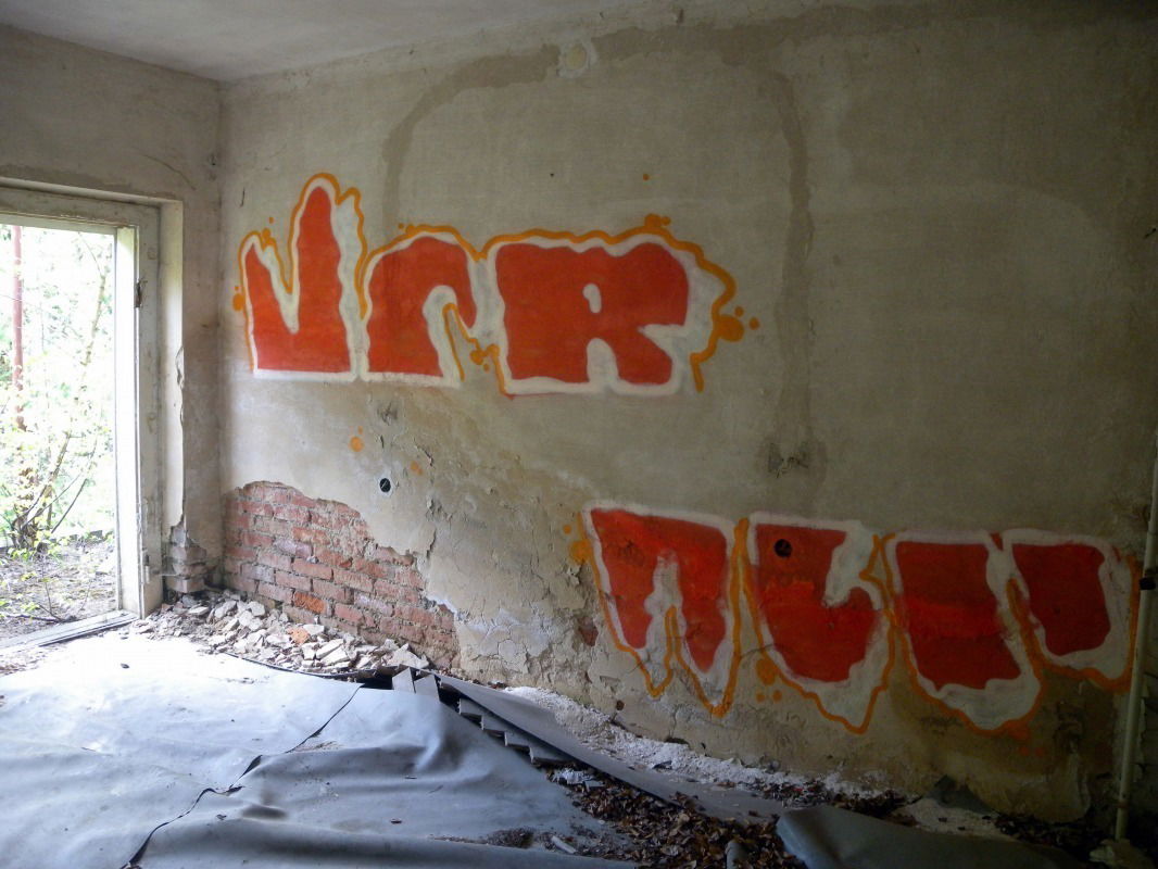 Graffiti Bombing - Photo by FreakHcr - HCR