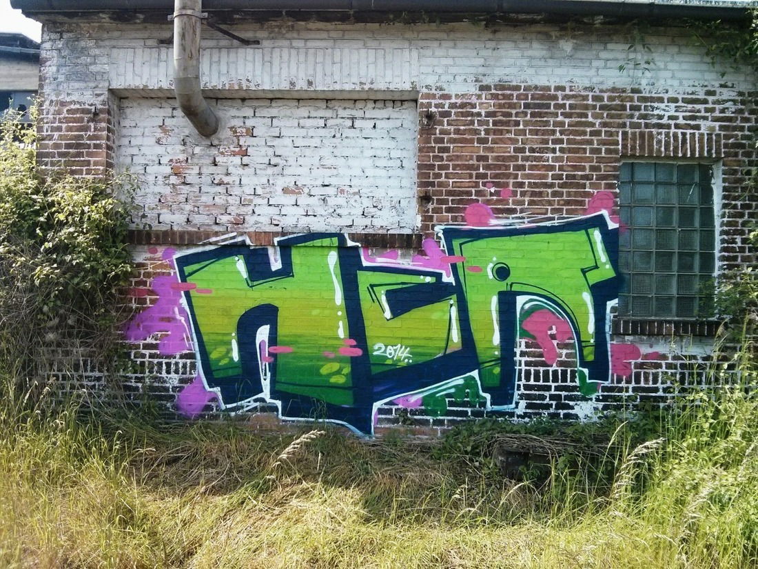 Graffiti Bombing - Photo by FreakHcr - HCR (2014)