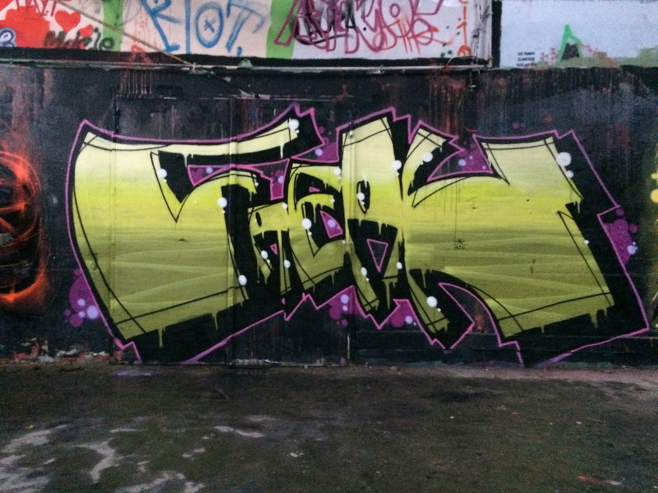 Graffiti Wall - Photo by FreakHcr - Freak, Hcr