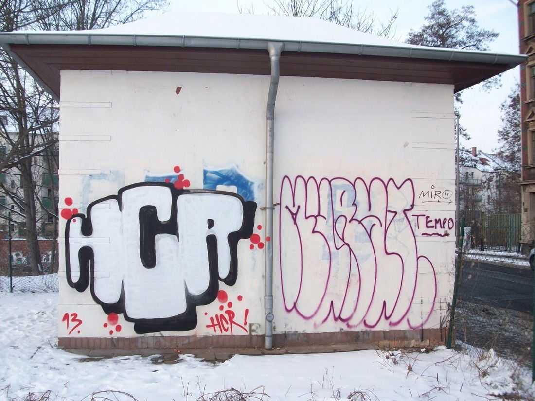Graffiti Bombing - Photo by FreakHcr - HCR