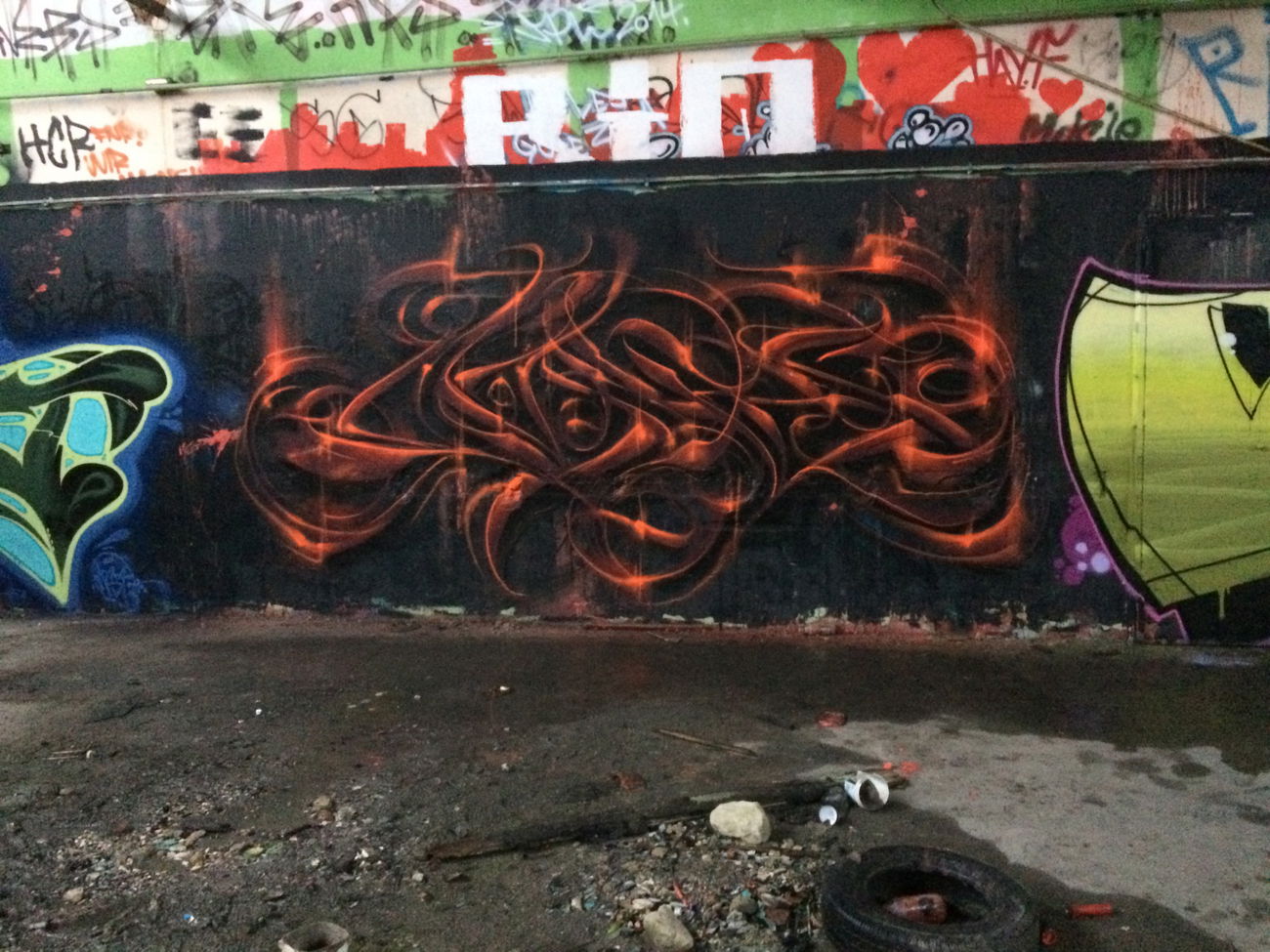 Graffiti Wall - Photo by FreakHcr - Vobes, Vob