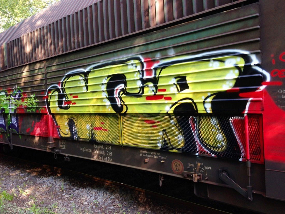 Graffiti Train - Photo by FreakHcr - HCR