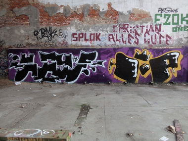 Graffiti Bombing - Photo by FreakHcr - HAYF, HCR
