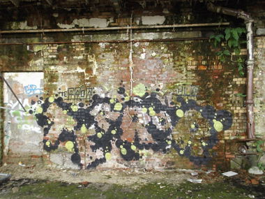 Graffiti Bombing - Photo by FreakHcr - Terror, HCR