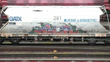 Graffiti Train - Photo by FreightsRipper - oder, fr8, freight