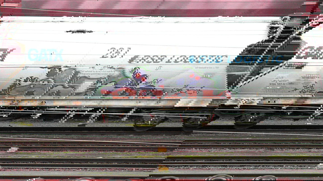 Graffiti Train - Photo by FreightsRipper - oder, fr8, freight