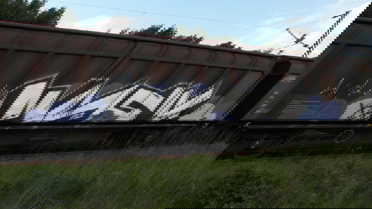 Graffiti Train - Photo by FreightsRipper - nash, fr8, freight