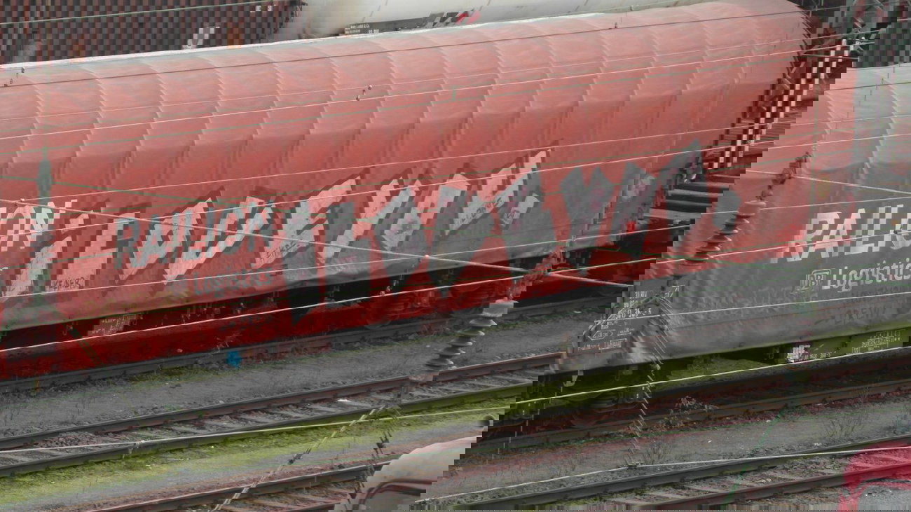 Graffiti Train - Photo by FreightsRipper - I, LOVE, YOU