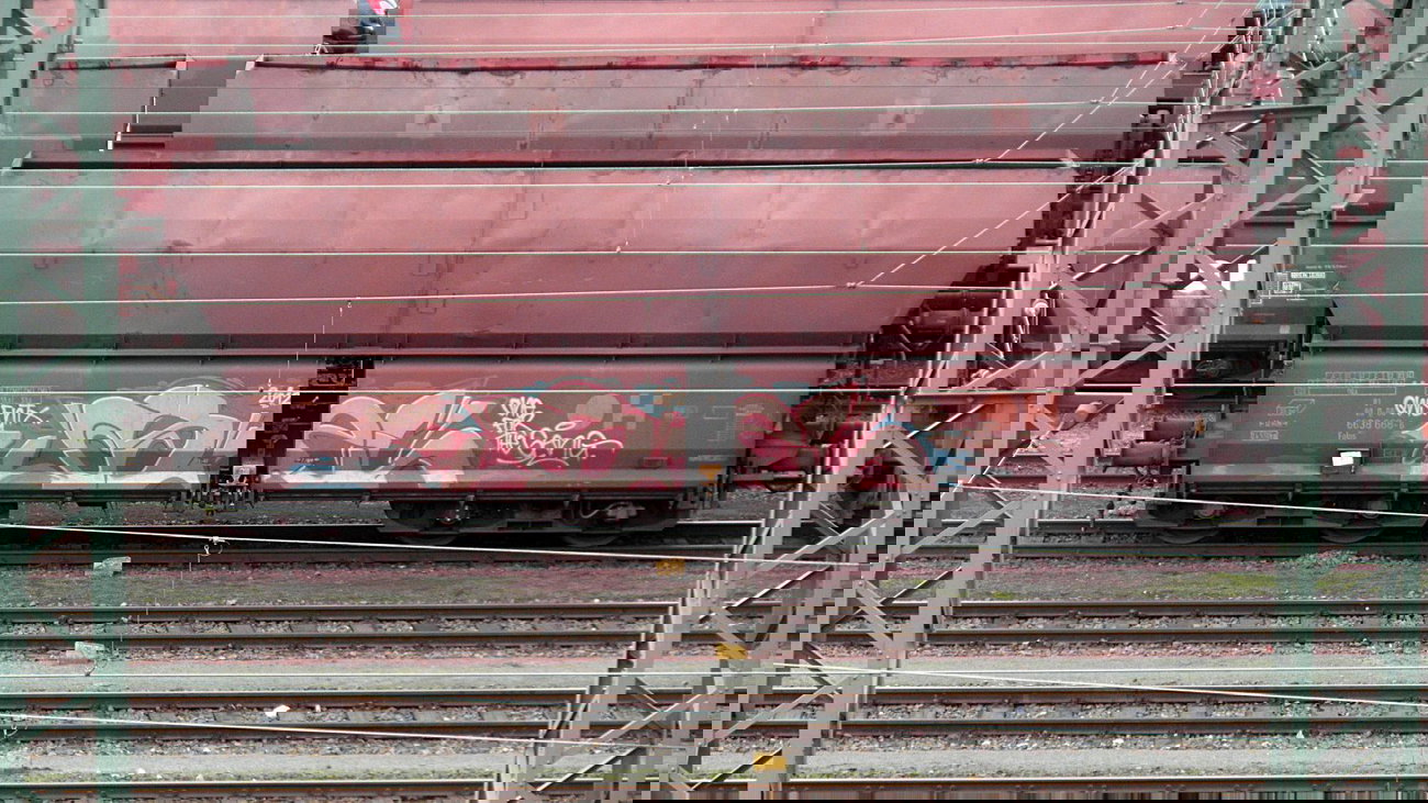 Graffiti Train - Photo by FreightsRipper - osel, freight, fr8