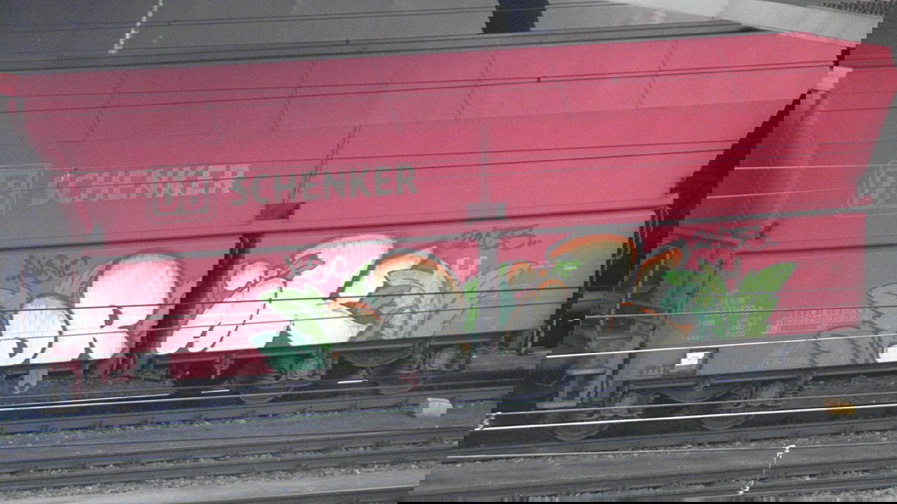 Graffiti Train - Photo by FreightsRipper - drak, fr8, freight