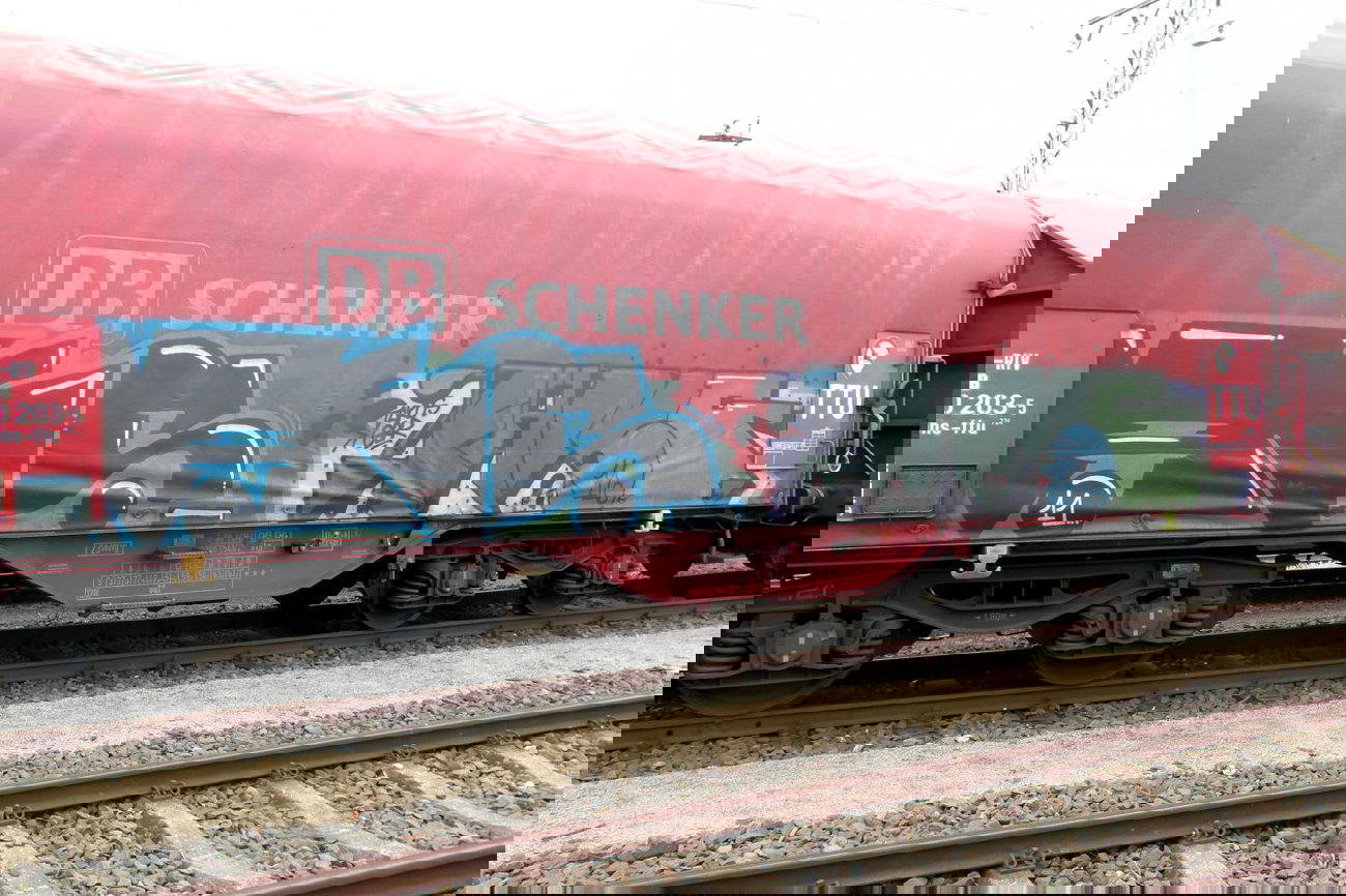 Graffiti Train - Photo by FreightsRipper - fanc, gbr, fr8