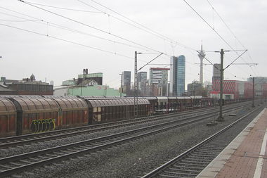 Graffiti Artwork - Photo by FreightsRipper - moses, fr8, atmo