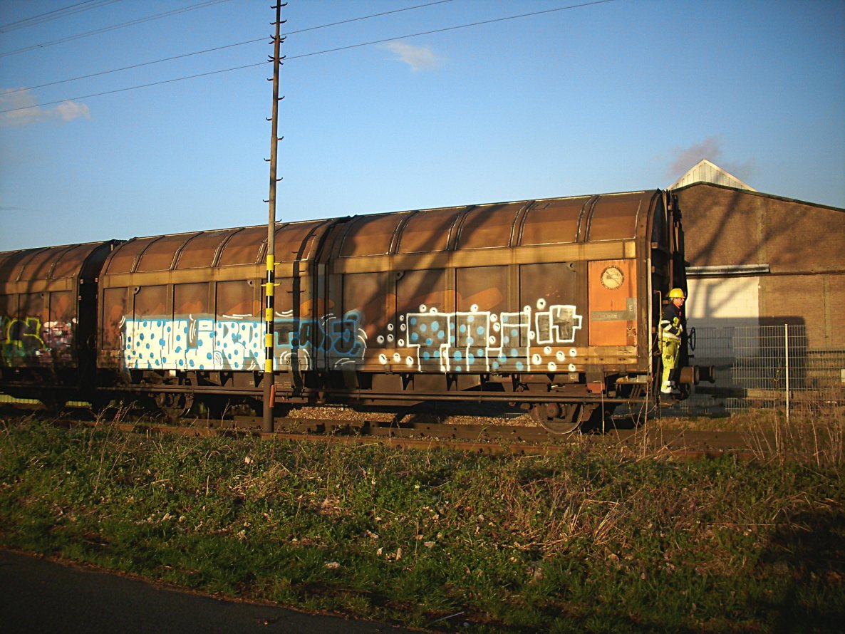 Graffiti Train - Photo by FreightsRipper - tajrr, fr8, freight