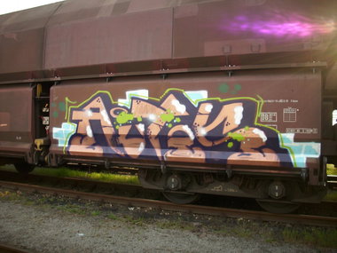 Graffiti Train - Photo by FreightsRipper - autos, fr8, freight