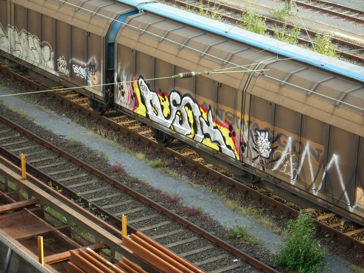 Graffiti Train - Photo by FreightsRipper - osk, fr8, freight