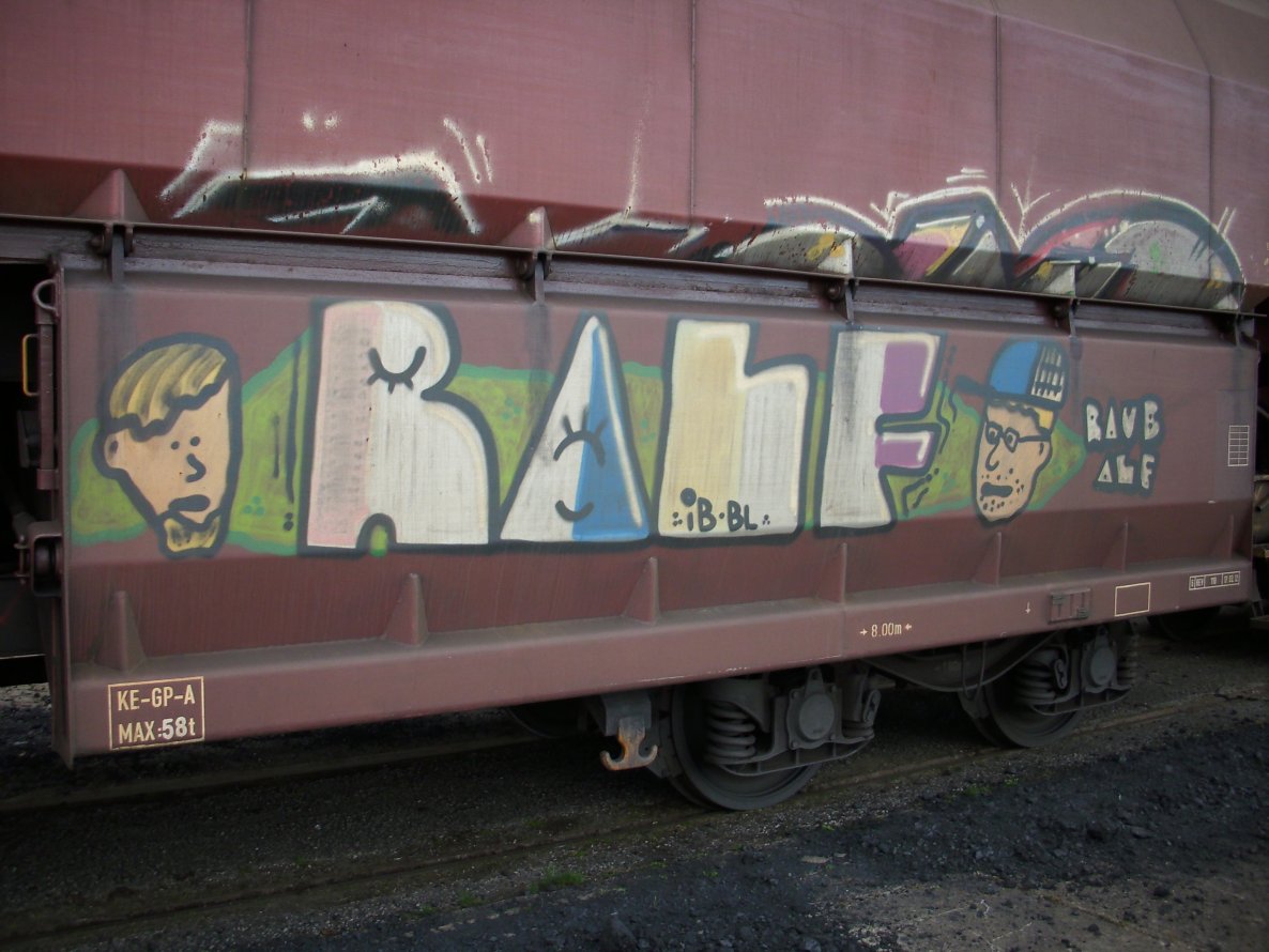 Graffiti Train - Photo by FreightsRipper - alf, ralf, fr8
