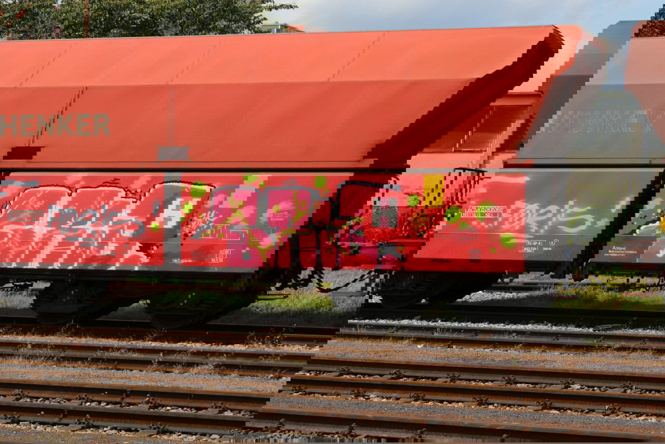 Graffiti Train - Photo by FreightsRipper - foris, fr8, freight