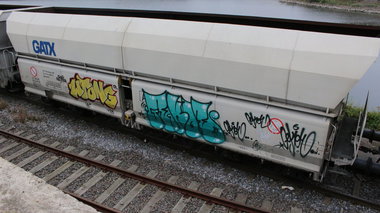 Graffiti Train - Photo by FreightsRipper - wrong, gekoe, fr8