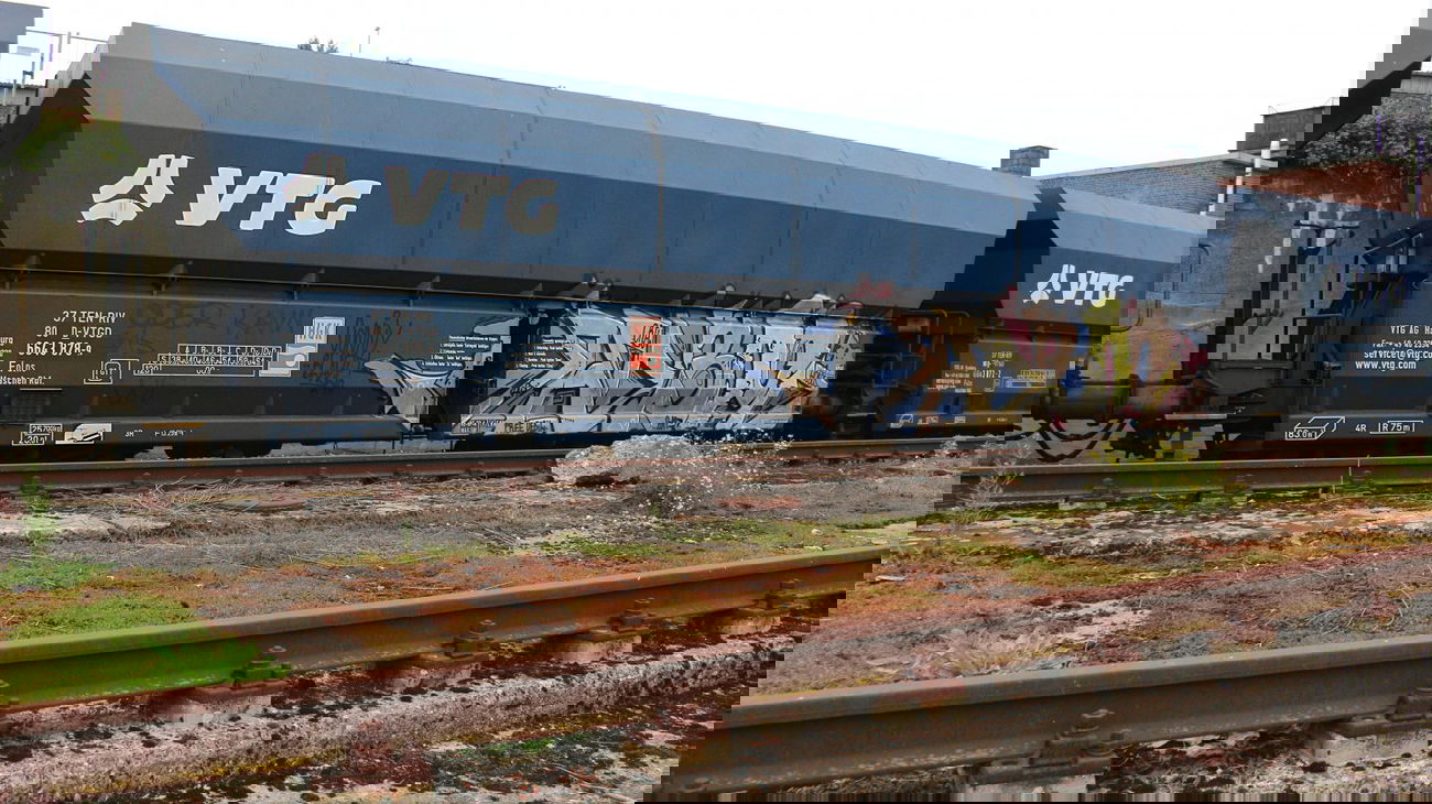 Graffiti Train - Photo by FreightsRipper - hobos, fr8, freight