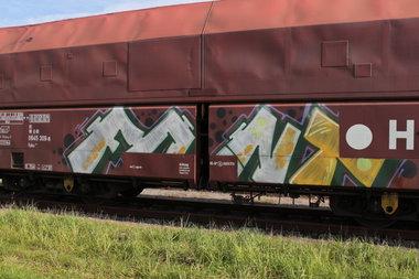 Graffiti Train - Photo by FreightsRipper - font, fr8, freight