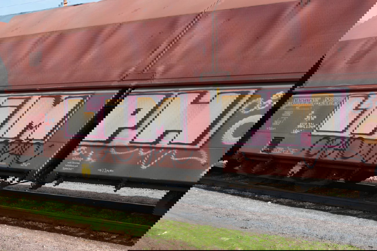 Graffiti Train - Photo by FreightsRipper - limph, fr8, freight