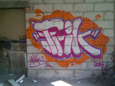 Graffiti Bombing in Torun - Photo by Frikone (2014)