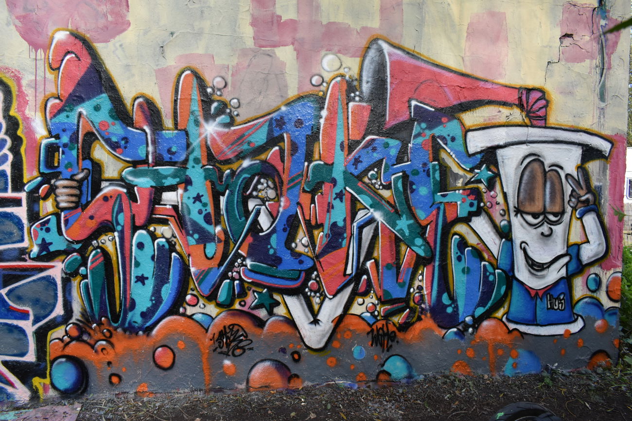 Graffiti Wall - Photo by Frizeart77 - Shake, &frize (2024)
