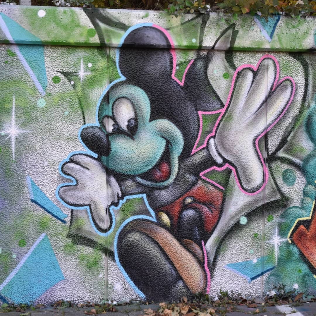 Graffiti Wall - Photo by Frizeart77