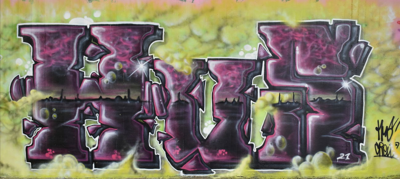 Graffiti Wall - Photo by Frizeart77