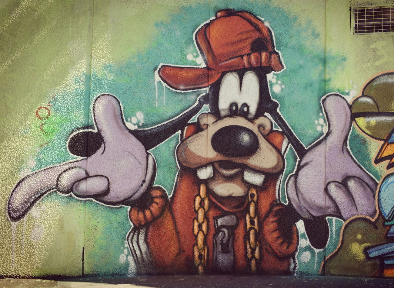 Graffiti Wall - Photo by Frizeart77