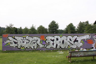 Graffiti Wall - Photo by Frost - Daiar/Frost (2012)