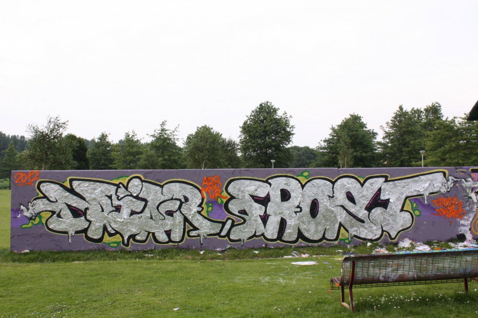 Graffiti Wall - Photo by Frost - Daiar/Frost (2012)