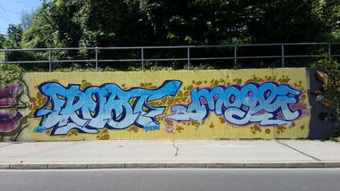 Graffiti Wall - Photo by Frostiger - Frost, egb, mogli (2016)