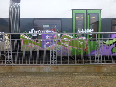 Graffiti Train - Photo by FtKdsRHrdR2KdnP - NERS, S4 (2015)