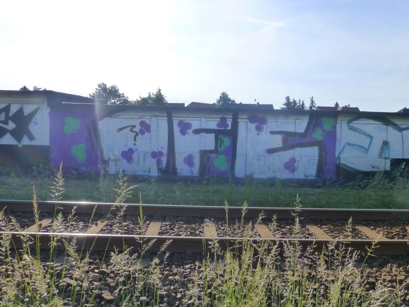 Graffiti Bombing - Photo by FtKdsRHrdR2KdnP (2015)