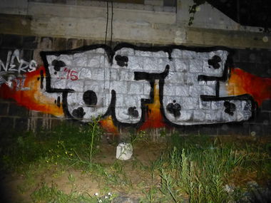 Graffiti Photo by FtKdsRHrdR2KdnP - OFE