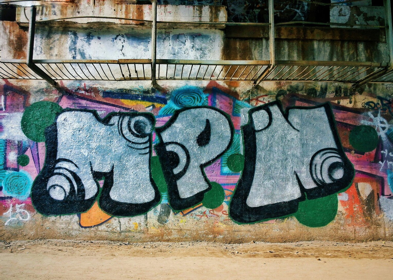 Graffiti Wall - Photo by FunnyCatSmile - mpn (2015)