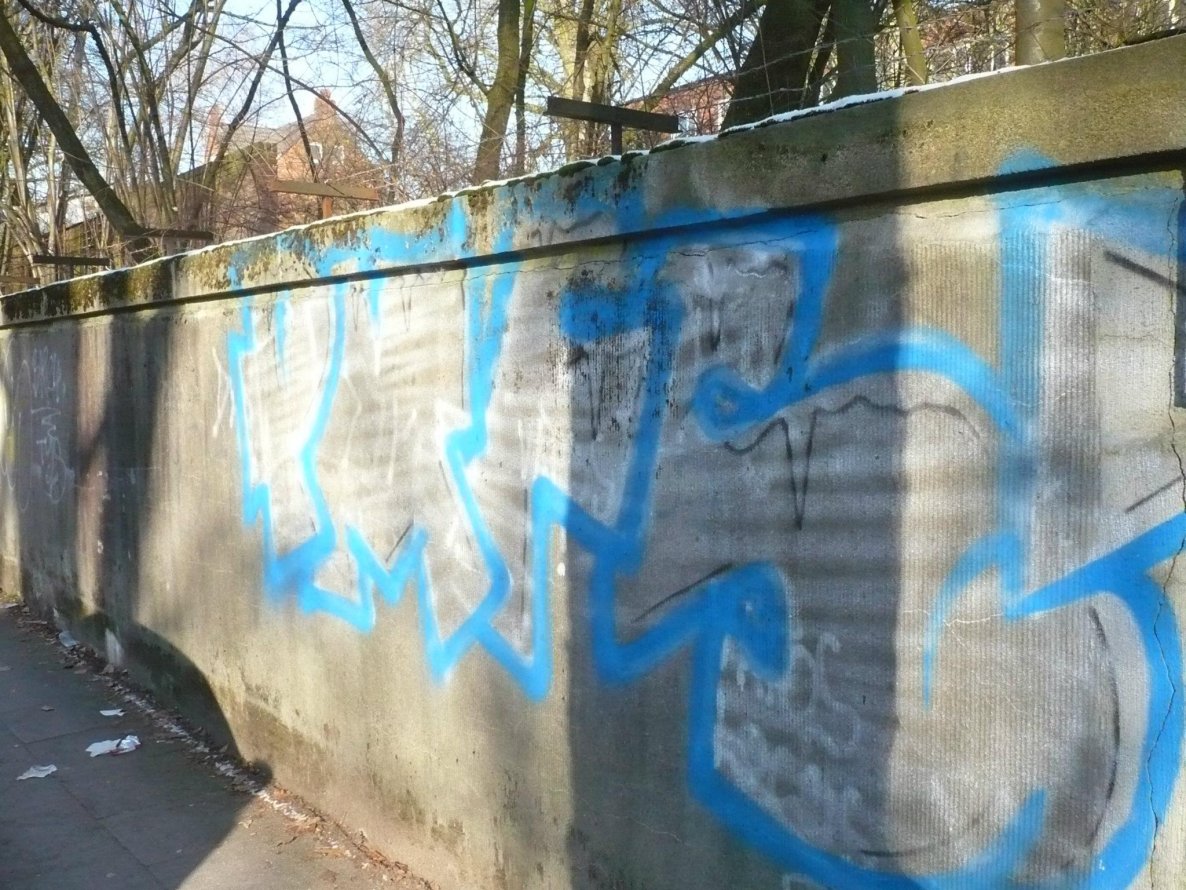 Graffiti Bombing in Hamburg - Photo by Fusseloner - pmf, pmfs
