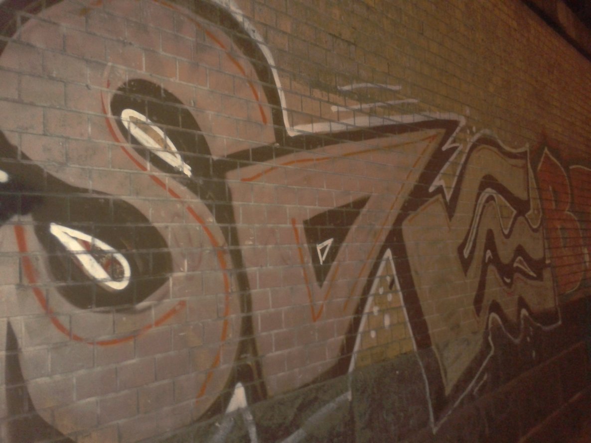 Graffiti Bombing in Hamburg - Photo by Fusseloner - sde