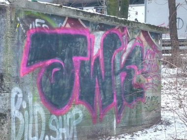 Graffiti Bombing in Hamburg - Photo by Fusseloner - twk